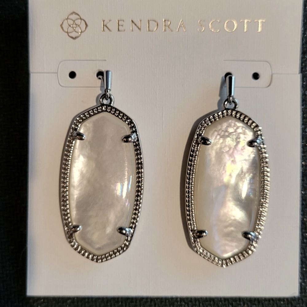 Kendra Scott Elle earrings